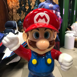 SUPERMARIO BROS STATUA