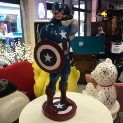 STATUA CAPTAIN AMERICA.   H 82 cm