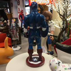 STATUA CAPTAIN AMERICA.   H 82 cm