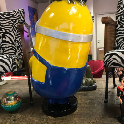 STATUA  MINION  altezza 81 cm