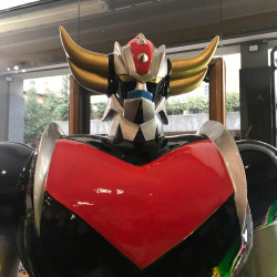 UFO ROBOT  GOLDRAKE STATUA  1:1