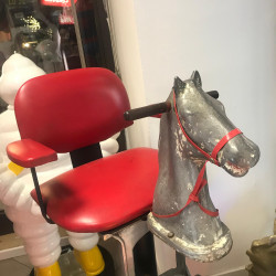 POLTRONA DA BARBIERE  CAVALLUCCIO PER BAMBINI  COLORE ROSSO