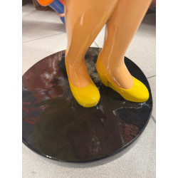 STATUA BETTY BOOP IN ABITO GIALLO -H 92 cm