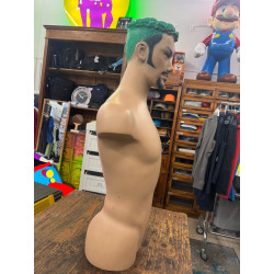 Manichino uomo mezzo