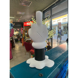 RIPRODUZIONE KAWS, MANO F**K