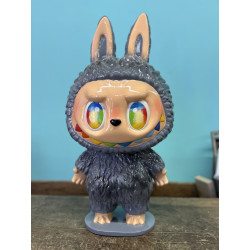 LABUBU (R) GREY RAINBOW - 65